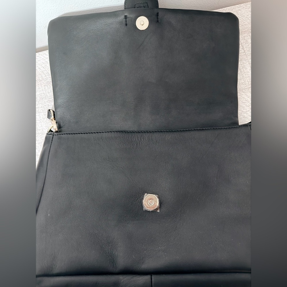 Vintage leather shoulder/crossbody bag by Centaurea. Made in Italy, Like New - Picture 11 of 11